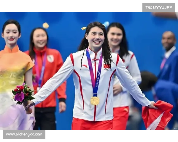 于子迪200蝶夺冠后拥抱张雨霏 12岁小将奥运第四成绩惊艳全场